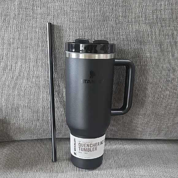 Stanley Matte Black On Black Quencher H2.0 Tumbler, 40oz., New In Box - Picture 10 of 11